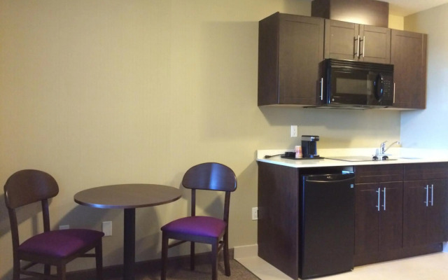 Meridian Inn & Suites Lloydminster