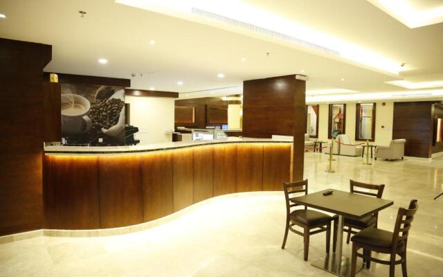 Flora Hotel Suite 2