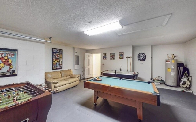 5 Bedroom Beautiful Pool Home! 5 Home by Redawning