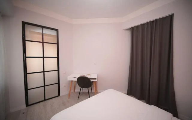 Sweet Home - Superior Apartment With Balcony