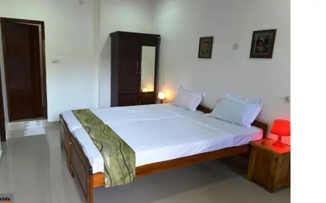 Kovalam Whitepride