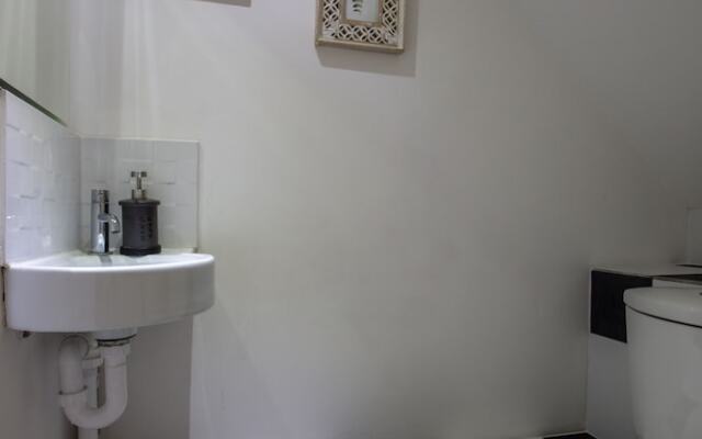 2 Bedrooms Apartment GF Central London
