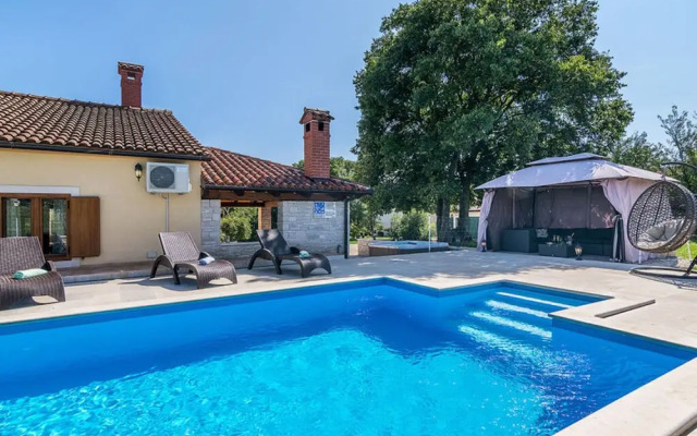 Villa Emanuel Comfortable Holiday Residence