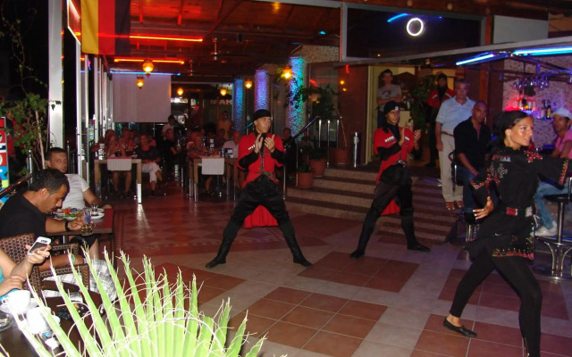 Kleopatra İkiz Otel