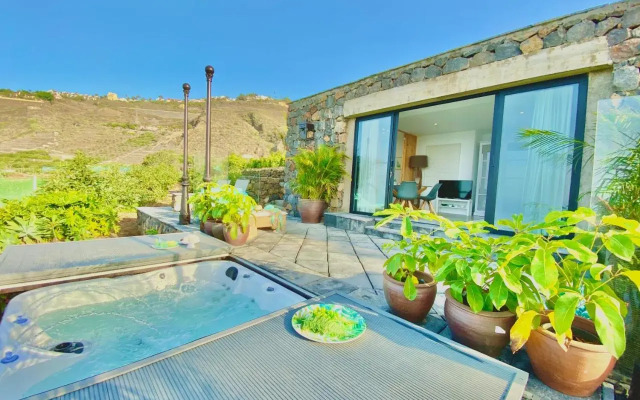 Casa Lava Luminosa y con Magníficas Vistas