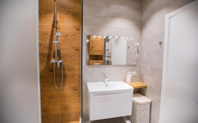 Апартаменти з сучасним ремонтом, вул. Проспект Чорновола 16є