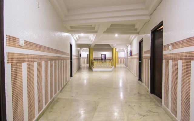 OYO 11532 Hotel SR Grand