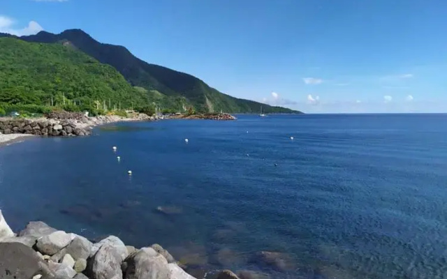 Charmant appartement en bord de mer avec piscine