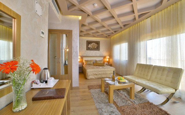 The Time Hotel Old City