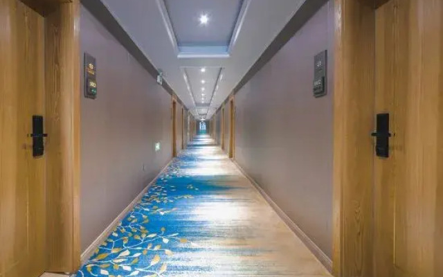 Zhongzhou International Hotel of LuoHe