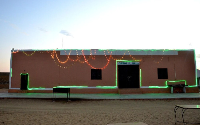 Oasis Camp Sam