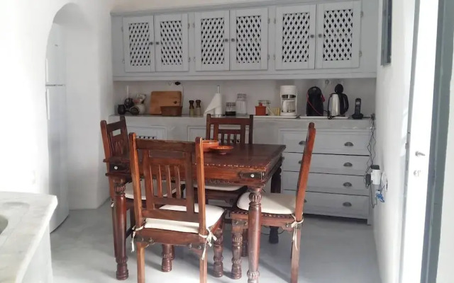 Charming 1705 Castle House in Pirgos Kallistis, Greece