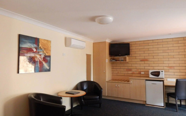 Cotswold Motor Inn