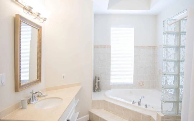 Shangri-La Boutique Bed & Breakfast