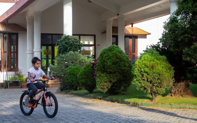 Ambatty Greens Resort