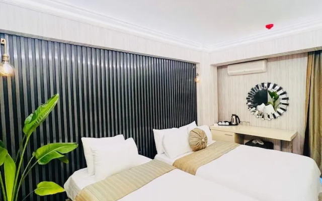 Zebra Otel Buca