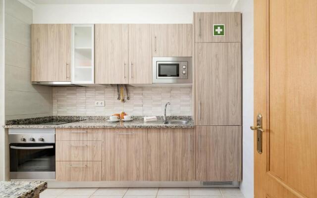 2 Bed Apartment, Quarteira, 10 Min walk to Vilamoura