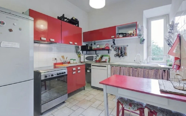 "spacious and Cozy, 6+3 Beds, Free Wifi, Near Eur"