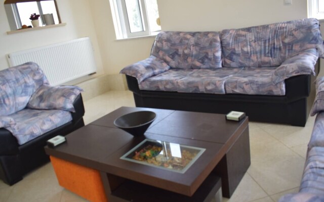 Ilias Villa IN Chania