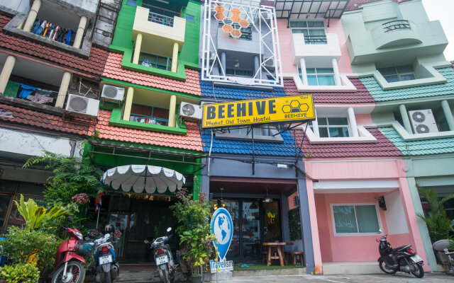 Beehive Phuket Old Town - Hostel