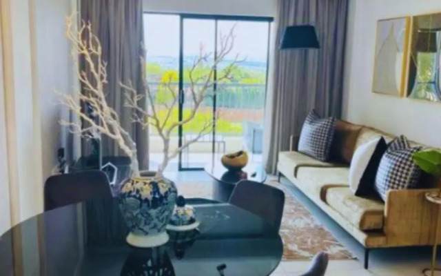 The Henlee Apartment on Ventura