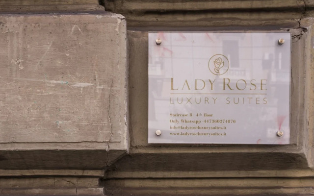 Pink Rose in Naples With 1 Bedrooms and 1 Bathrooms