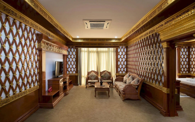 Su Tine San Royal Palace Hotel