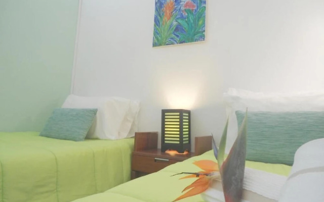 Sunny Apartment with pool by the sea