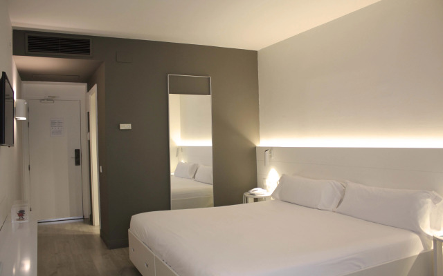 Pol & Grace Hotel