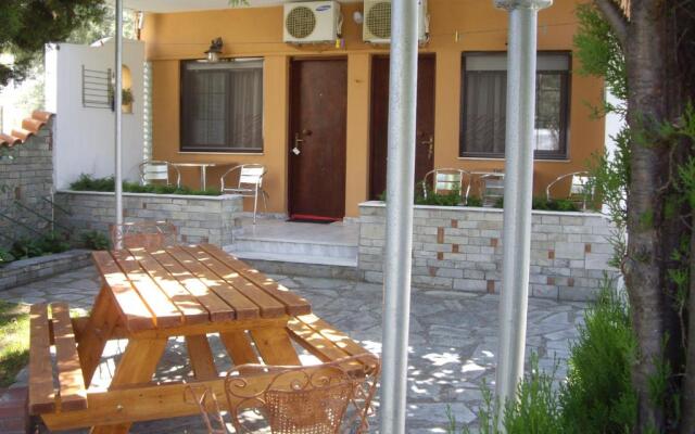 Maistrali Studios Apartments