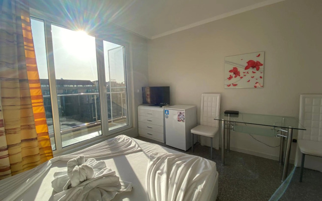 Private Cozy Studio Admiral Plaza C52