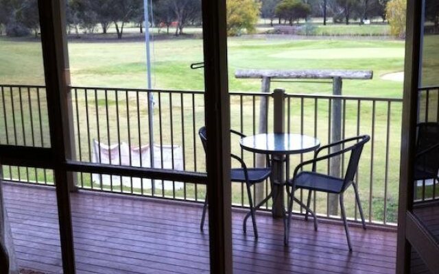 Tooleybuc Club Motor Inn