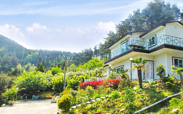 Tongyeong Yeonji Pension