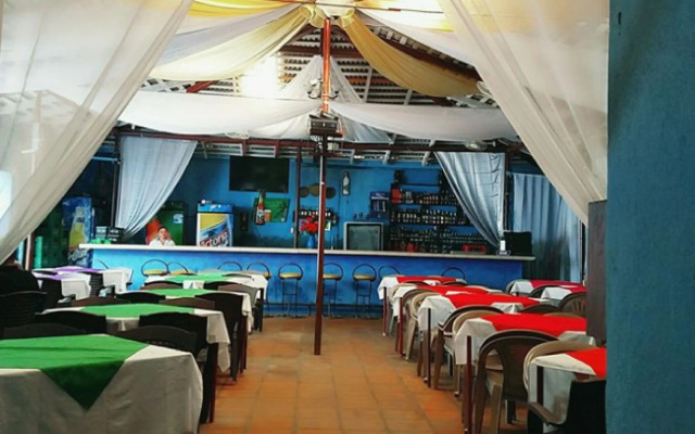 Hotel Bar y Restaurante Charlys El Viejo