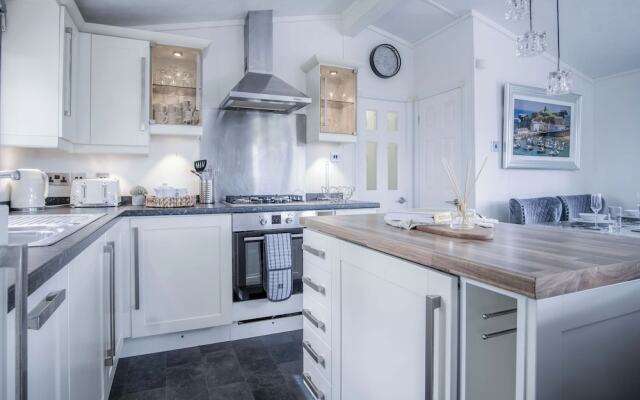 1 Manor Lodge - 3 Bedroom Lodge - Pendine