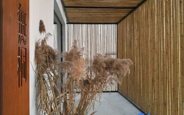 Wutong Banshan Hostel