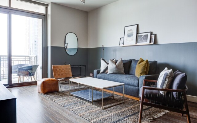 Domio Downtown Luxurious 2BR Gym/sauna