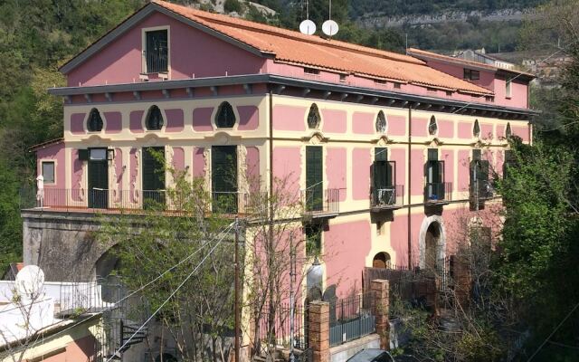 LA CASCATA (palazzo Pellegrino)