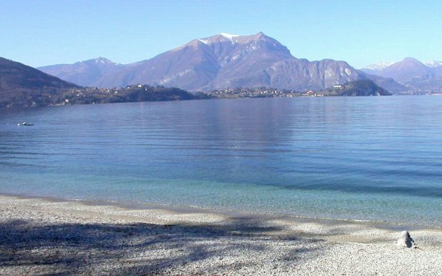 Sumptuous and panoramic Lake Como villa.