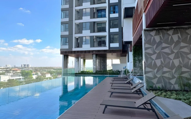 The Emerald Golf View