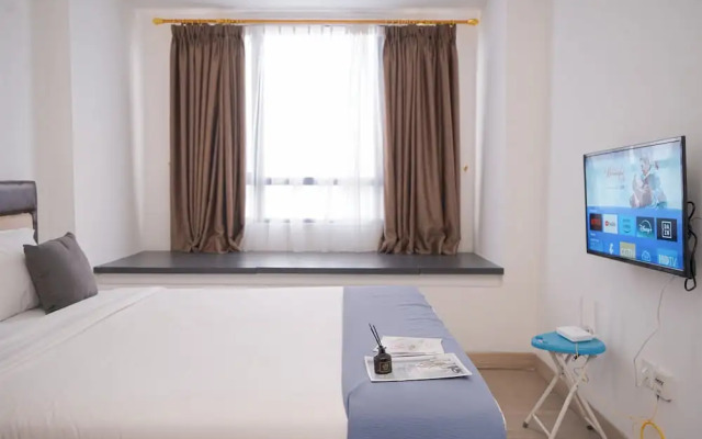 Modern Style and Homey Studio Apartment Collins Boulevard
