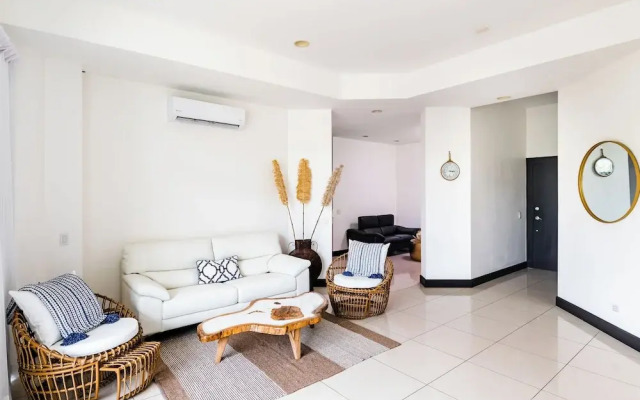 mVillas - Luxury 2Bed 2Bath Condo w Pool