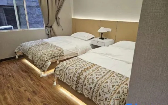 VALATOMS Fanlatu Hotel (Mount Siguniang Scenic Area)