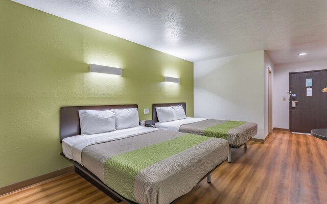 Motel 6 Santa Fe Central