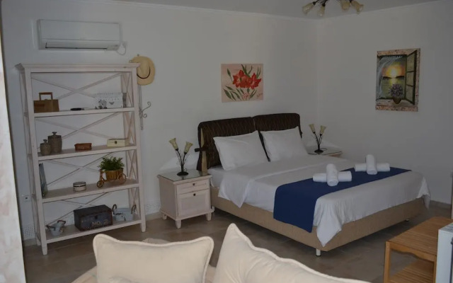 Blue Ark Aigeira Flat & Studio