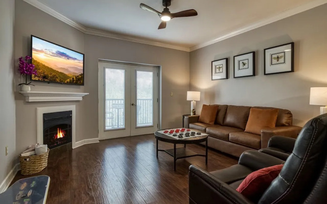 Luxurious Renovated Pool Basketball Playground