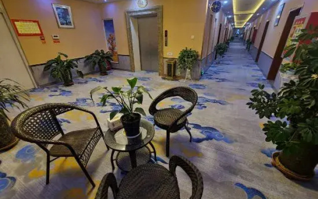 Huyang Business Hotel