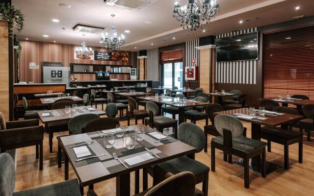 Zenit Aparthotel Hall88