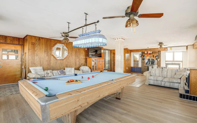 Beachfront Home ~ 7 Mi to Cape May!