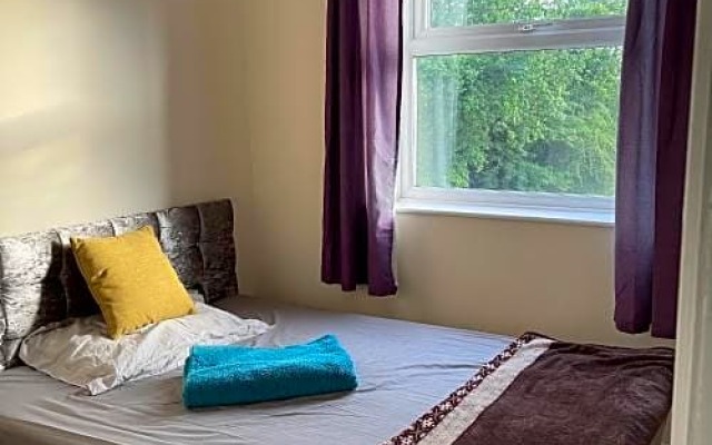 PC LODGE Kingswood ST PRESTON R1